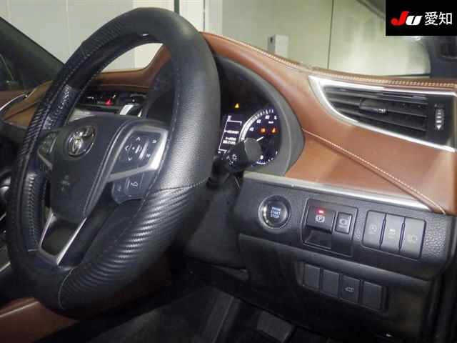 TOYOTA HARRIER 2018