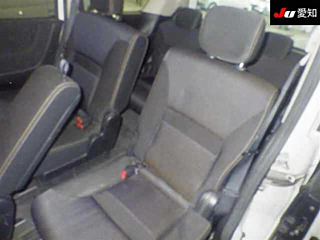 NISSAN SERENA 2010