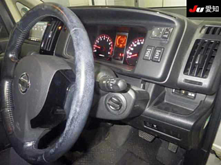 NISSAN SERENA 2010