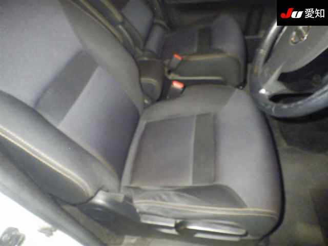 NISSAN SERENA 2010