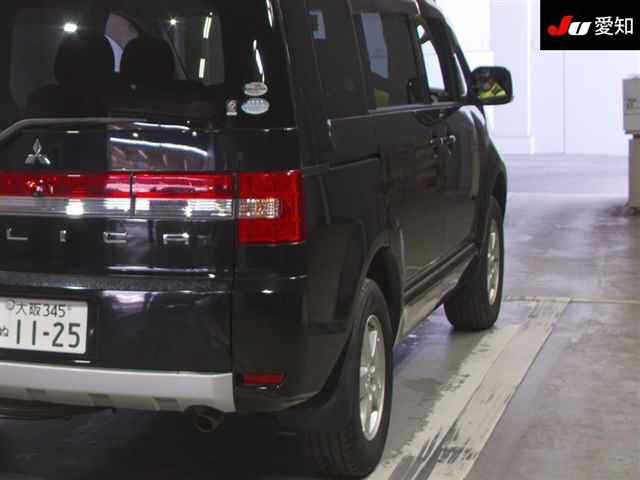 MITSUBISHI DELICA D5 2011