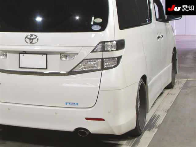 TOYOTA VELLFIRE 2010