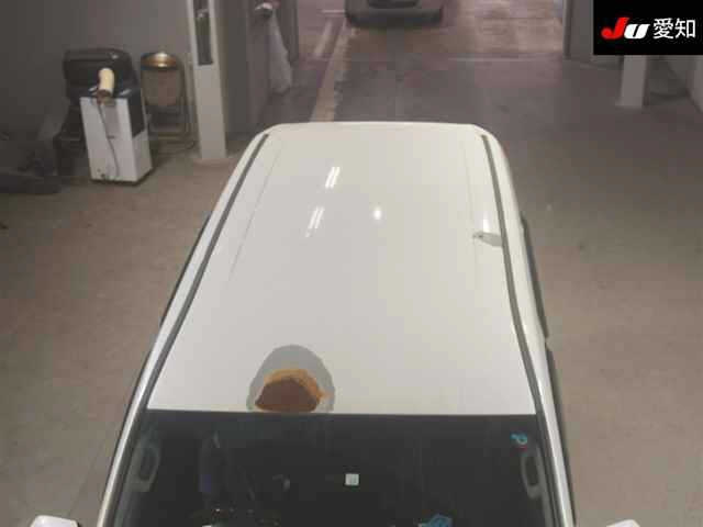 TOYOTA VELLFIRE 2010