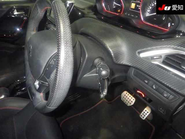 PEUGEOT 2008 2018