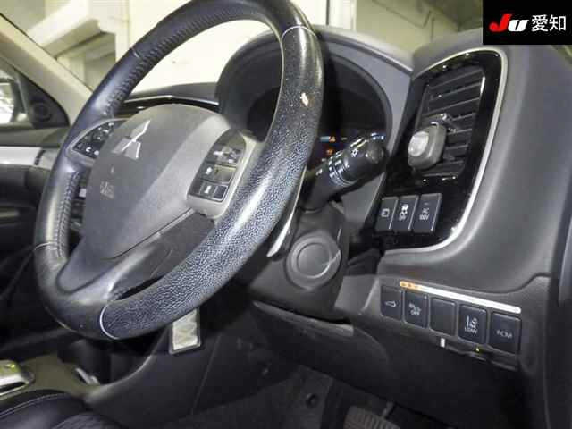 MITSUBISHI OUTLANDER PHEV 2013