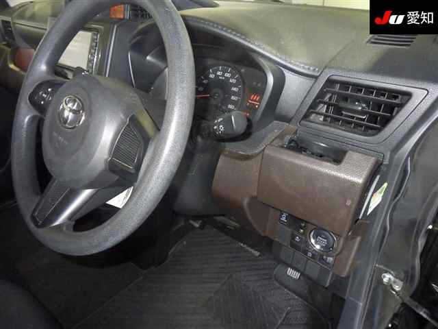 TOYOTA ROOMY 2017