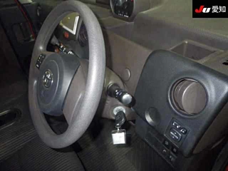 TOYOTA SPADE 2013