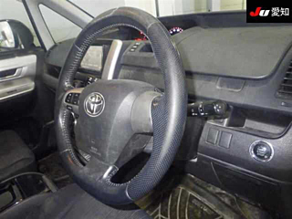 TOYOTA VOXY 2011