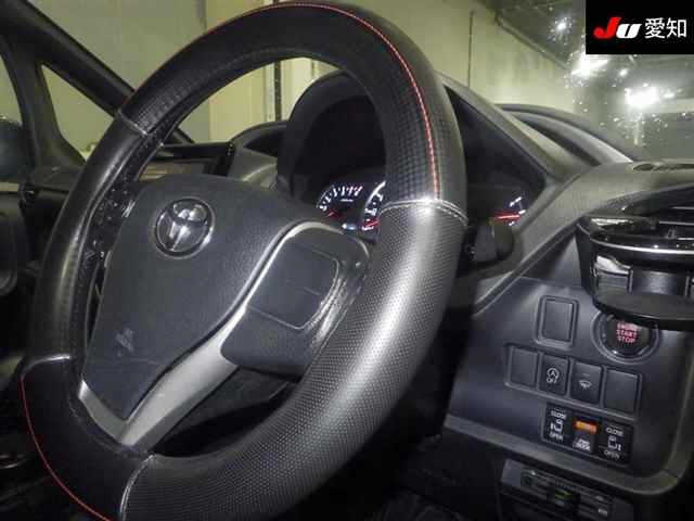 TOYOTA VOXY 2015