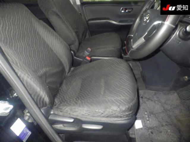 TOYOTA VOXY 2015