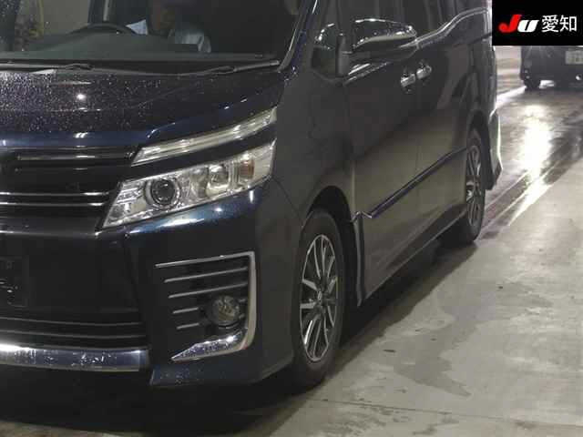 TOYOTA VOXY 2015