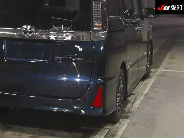 TOYOTA VOXY 2015