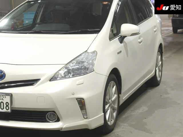 TOYOTA PRIUS ALPHA 2011