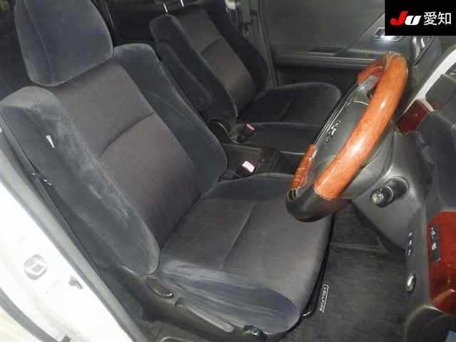 TOYOTA VELLFIRE 2011