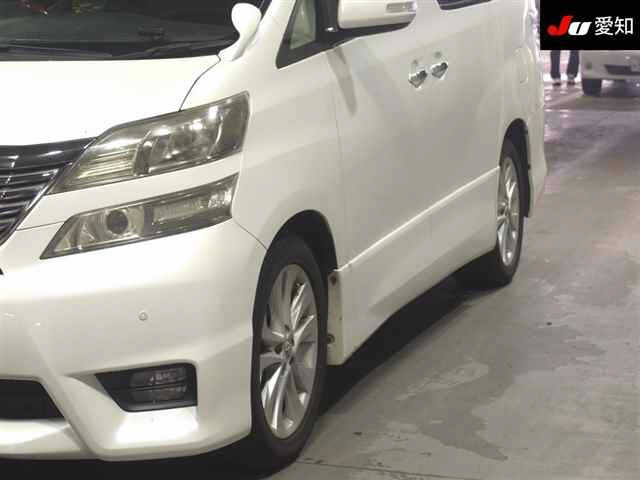 TOYOTA VELLFIRE 2011