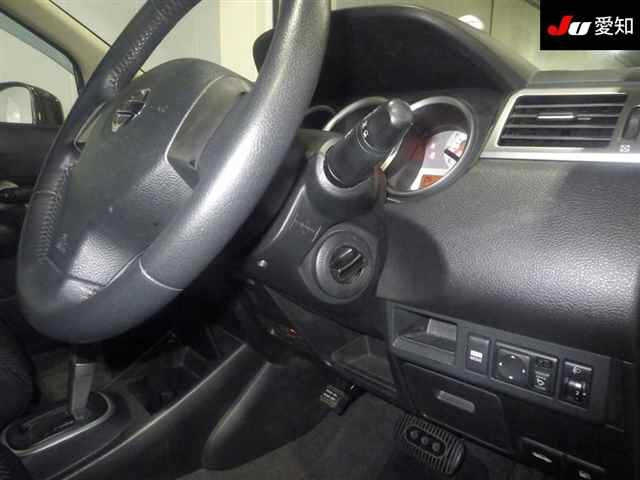NISSAN TIIDA 2012
