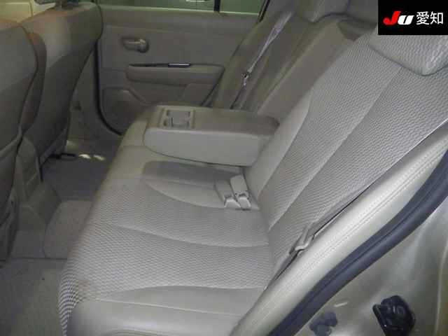 NISSAN TIIDA 2010
