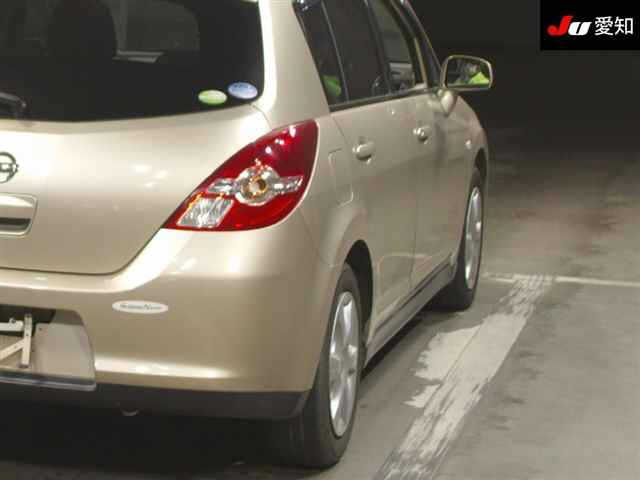 NISSAN TIIDA 2010
