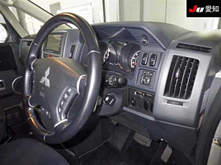 MITSUBISHI DELICA D5 2011