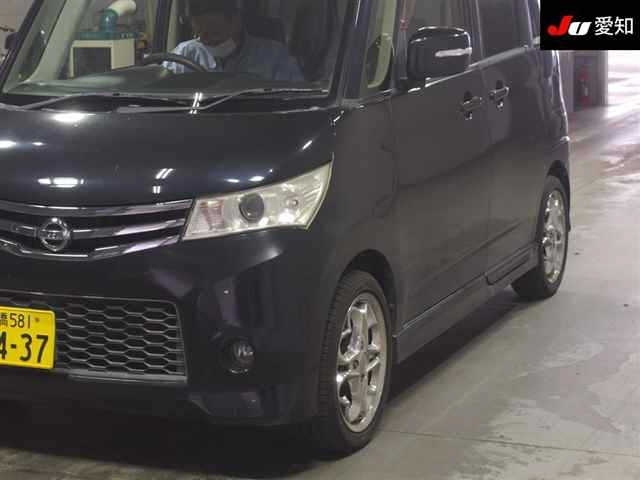 NISSAN ROOX 2011