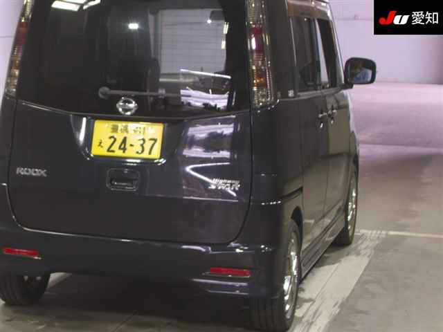 NISSAN ROOX 2011