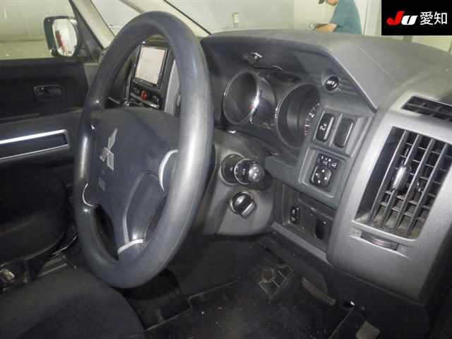 MITSUBISHI DELICA D5 2015
