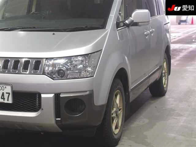 MITSUBISHI DELICA D5 2015