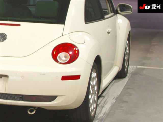 VOLKSWAGEN NEW BEETLE 2008