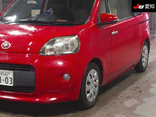 TOYOTA PORTE 2013