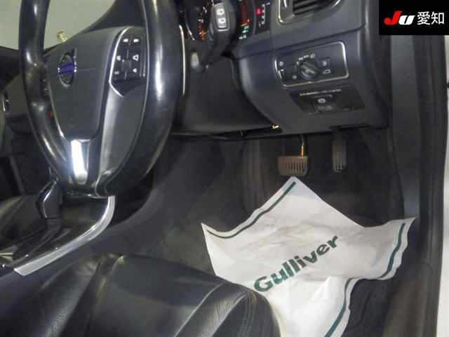 VOLVO V60 2014