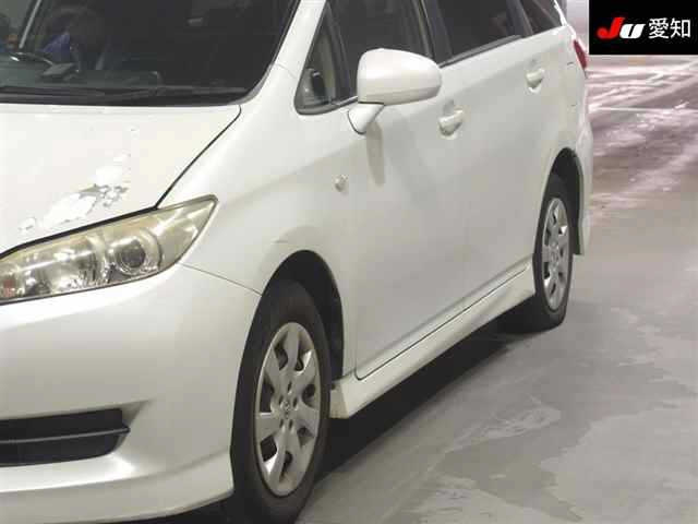TOYOTA WISH 2010