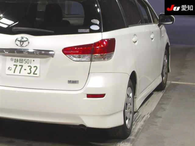 TOYOTA WISH 2010