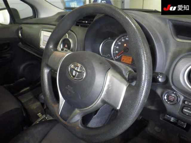 TOYOTA VITZ 2012