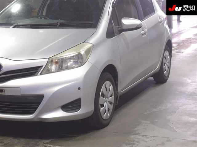TOYOTA VITZ 2012