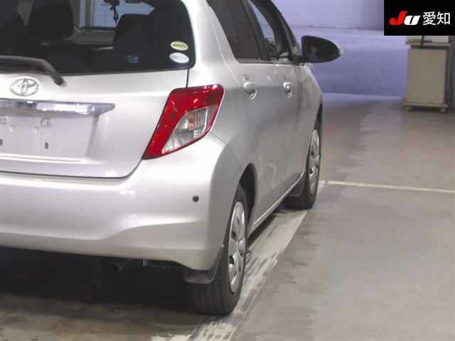 TOYOTA VITZ 2012