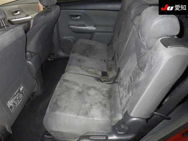 TOYOTA PRIUS ALPHA 2012