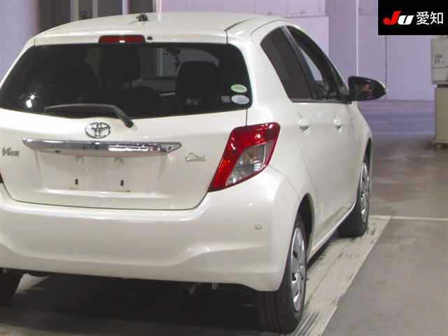 TOYOTA VITZ 2013