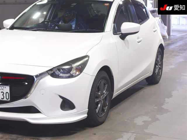 MAZDA DEMIO 2015