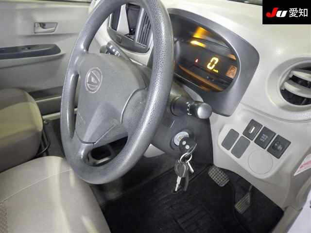 DAIHATSU MIRA E S 2012