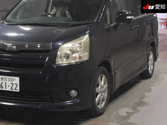 TOYOTA NOAH 2008