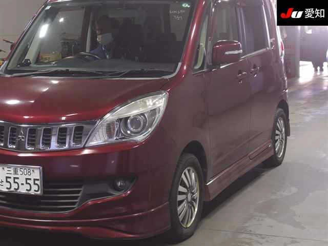 MITSUBISHI DELICA D2 2011