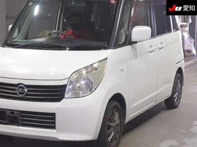 NISSAN ROOX 2010