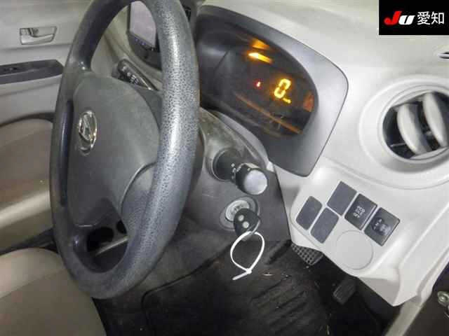 DAIHATSU MIRA E S 2012