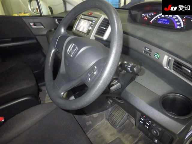 HONDA FREED 2012
