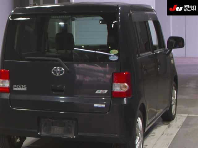 TOYOTA PIXIS SPACE 2012