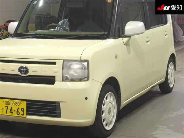 TOYOTA PIXIS SPACE 2016