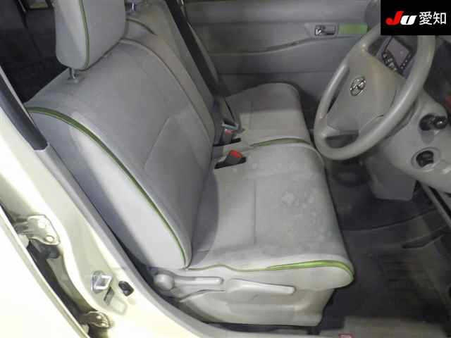 TOYOTA PIXIS SPACE 2016