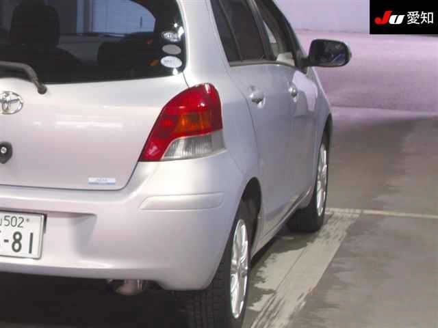 TOYOTA VITZ 2010