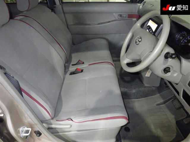 TOYOTA PIXIS SPACE 2013