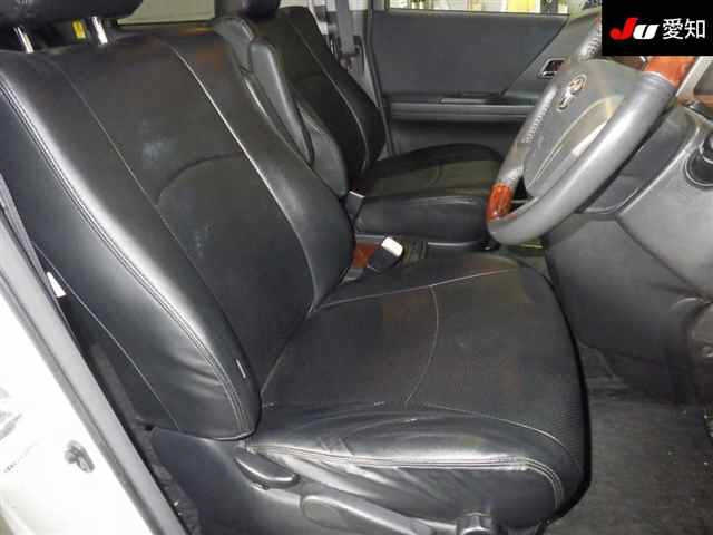 TOYOTA VELLFIRE 2010